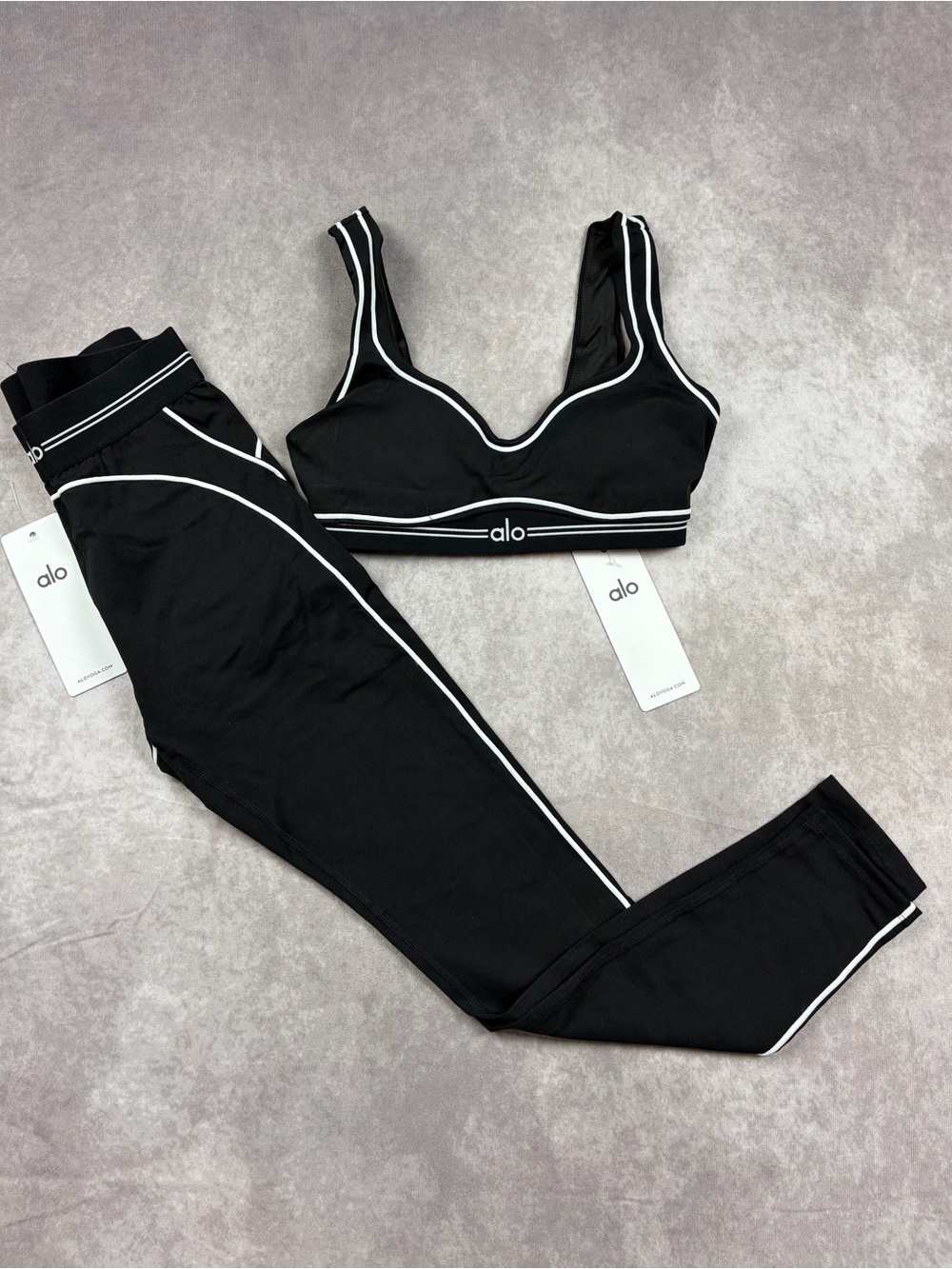 ALO Yoga Black Sports Bra and Legging Set with White Piping Small